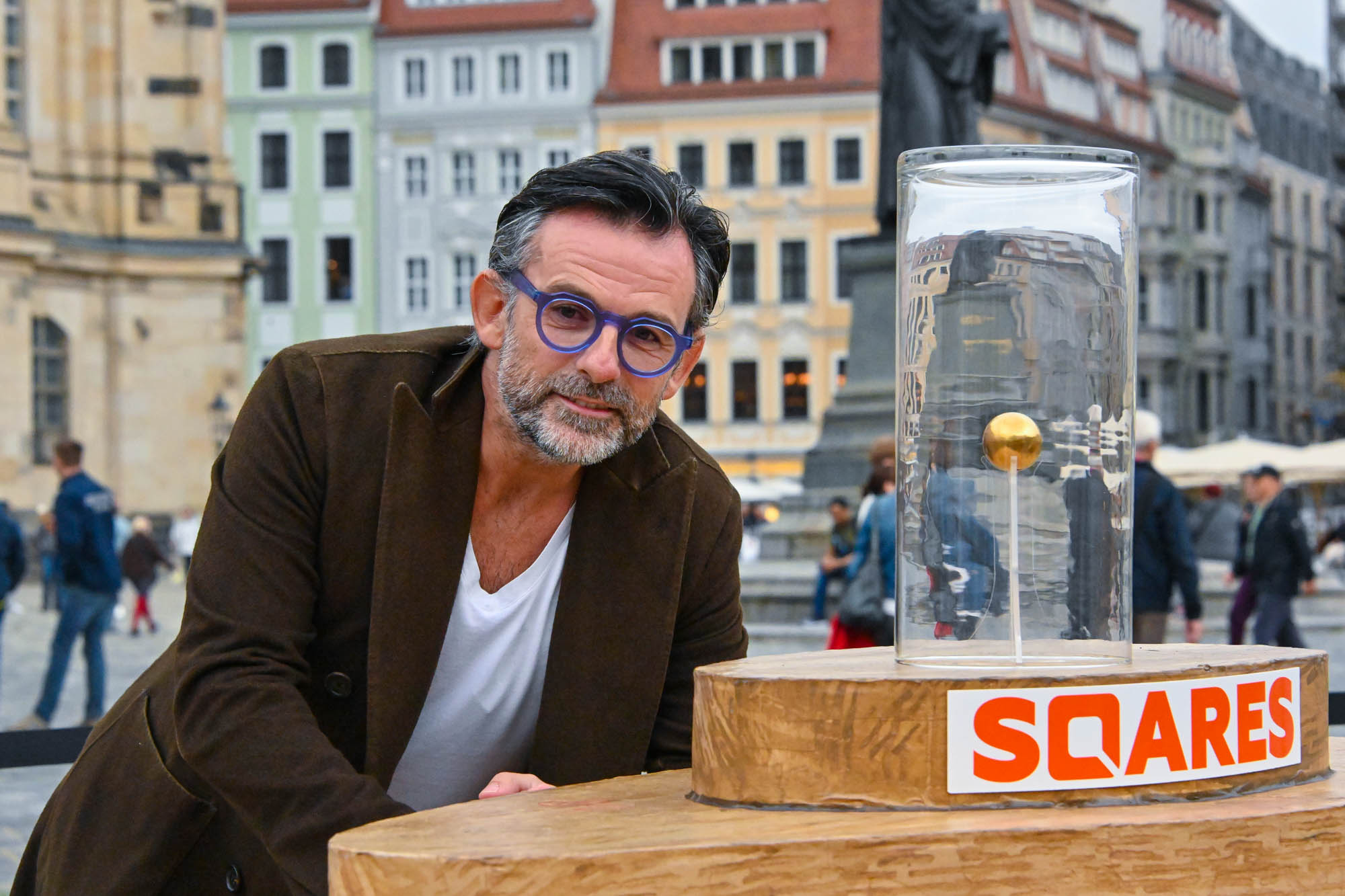 2023-10-12-golden-spheres-01302 image 2023-10-12-golden-spheres-01302 Niclas Castello: Weltpremiere „1.000 Goldene Sphären“